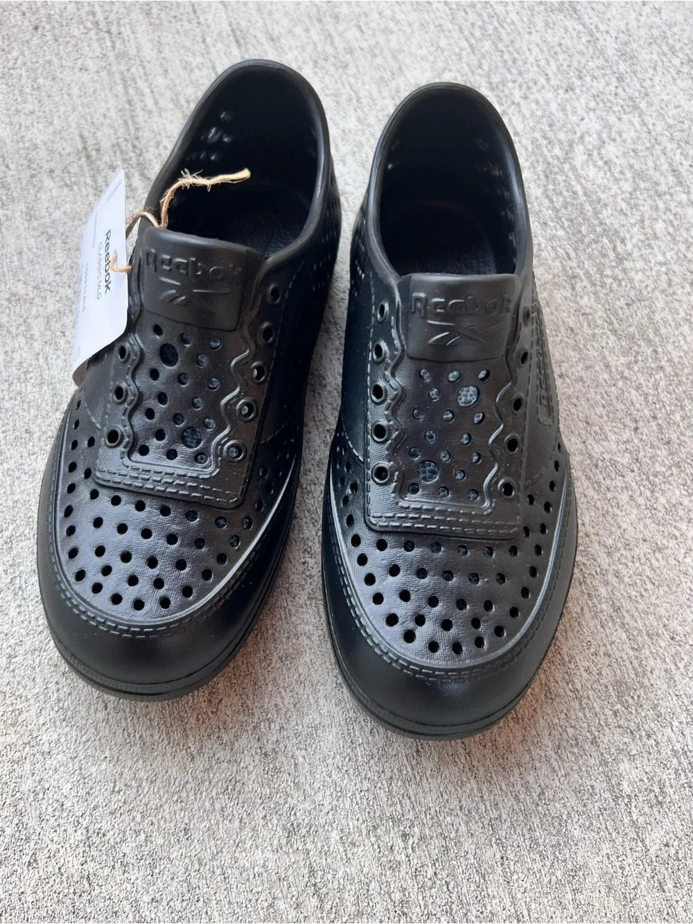 Reebok Kids Classic MLD SZ 11C Black Perforated Slip-On Sneakers
